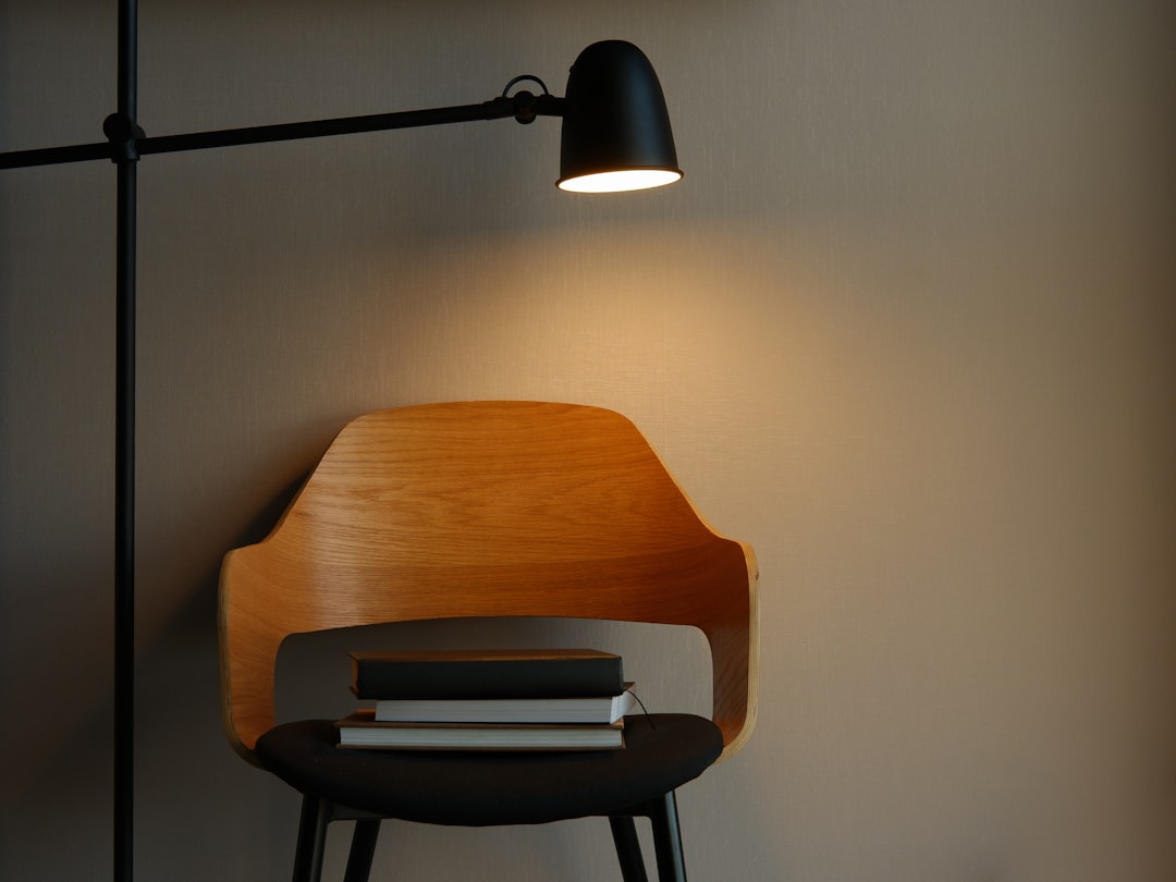 Photo fabric round shade table lamp