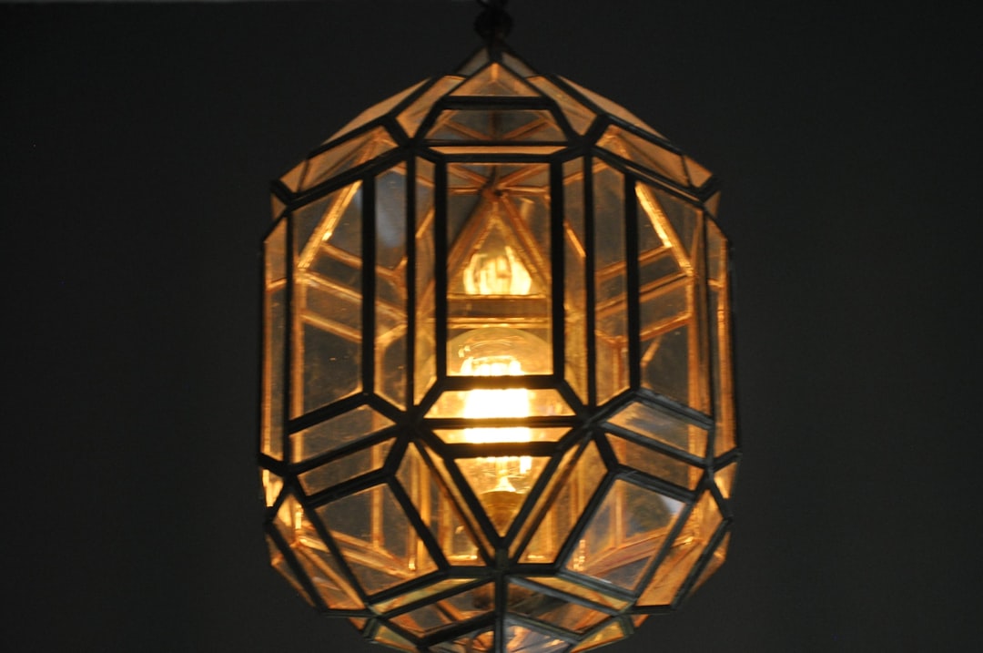Photo Tiffany wall lamp