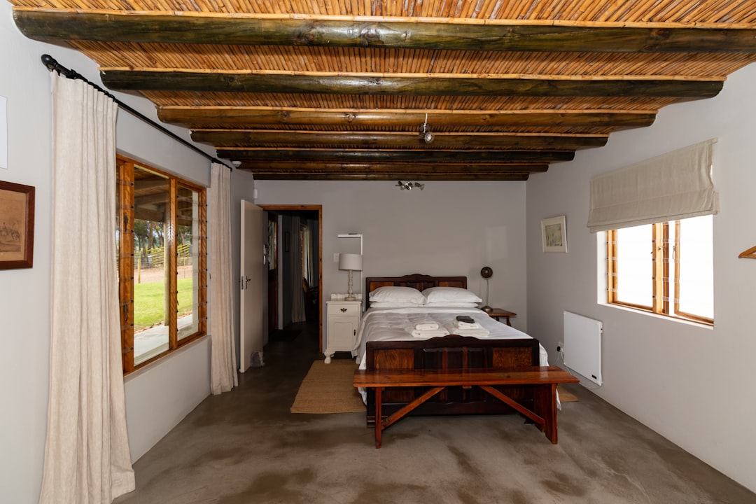 Photo bedroom table lamp