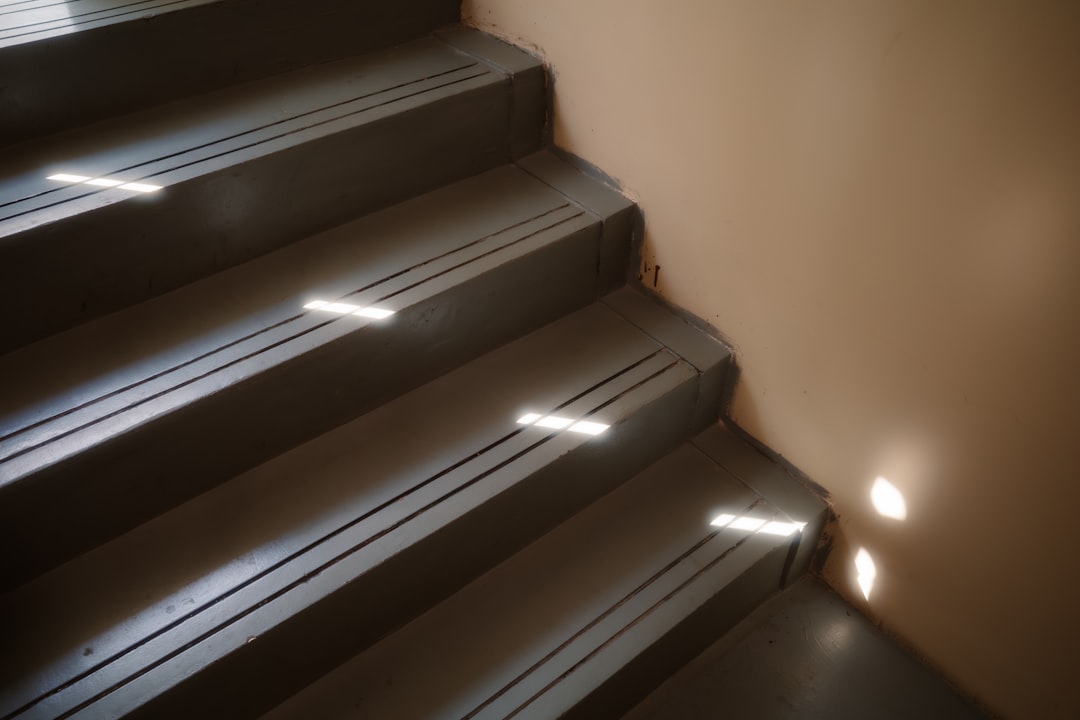 Photo safety step light