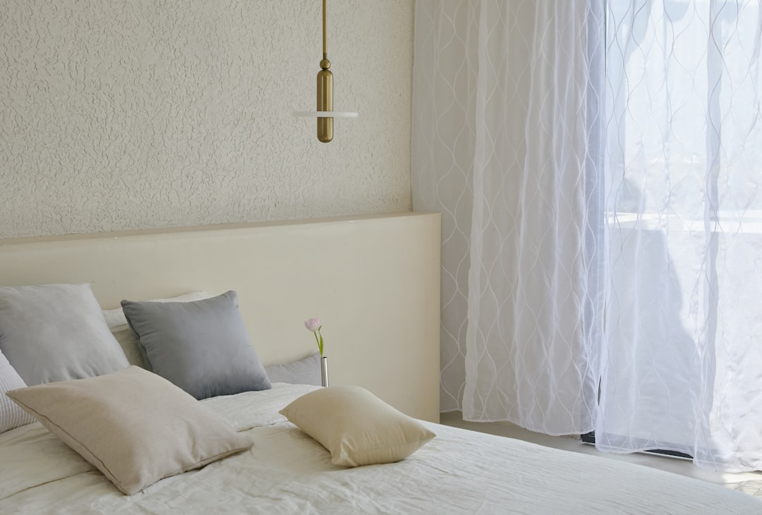 Photo pendant bedside lamp