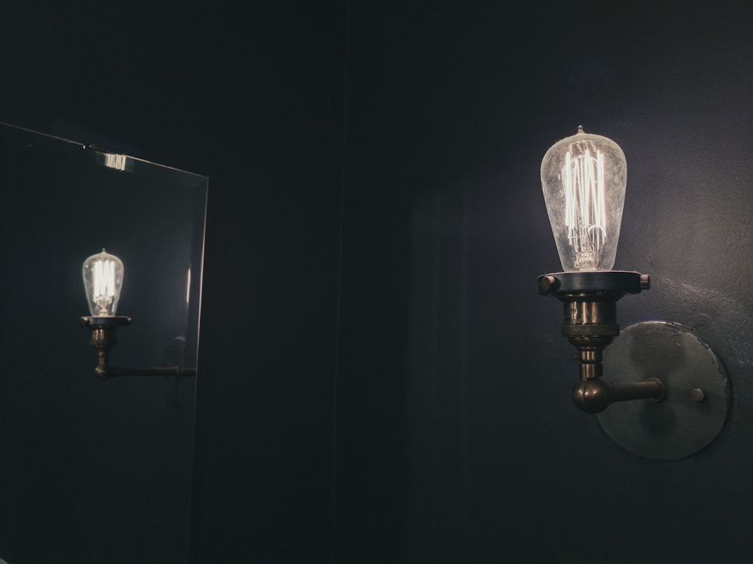Photo vintage metal wall lamp